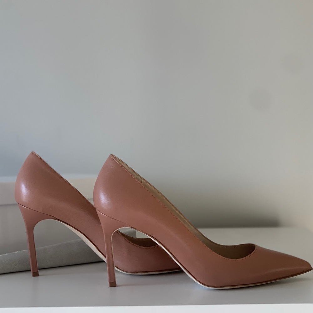 Manolo Blahnik BB 90 Leather Pumps - Picture 3 of 14